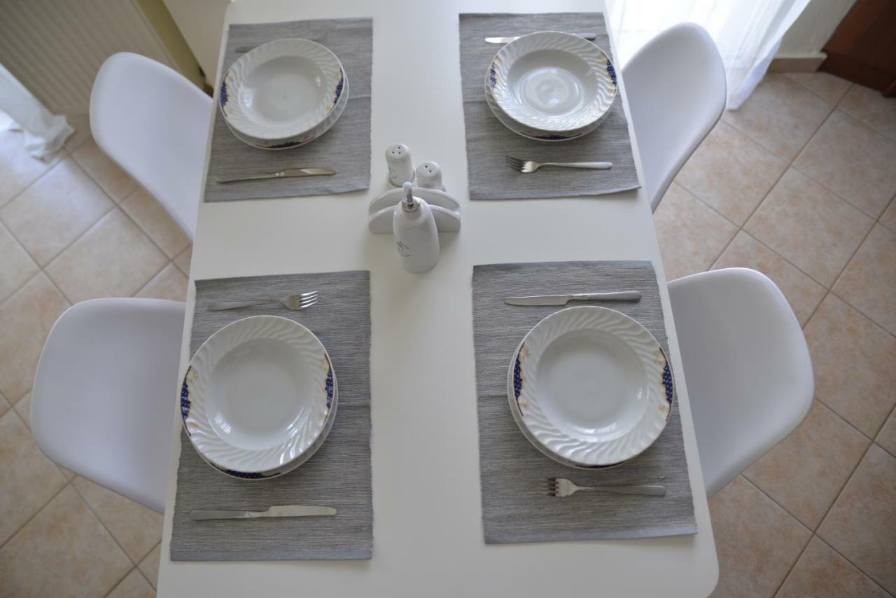Yellow Fresh Apartment-City Center Alexandroupoli Bagian luar foto